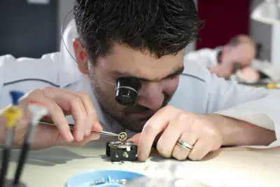 Initiation à l’horlogerie avec Initium - Photo 1