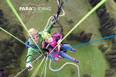 Vol en parapente biplace avec Paragliding Gruyère - Photo 4