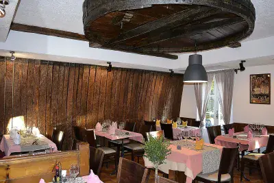 Au Vieux Caveau - Photo 2