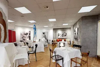 Vallantica Wine Bar - Photo 2