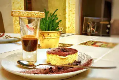 Vallantica Wine Bar - Photo 5